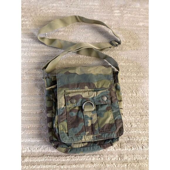 Old Navy Messenger Crossbody Bag Camo One Size - Picture 11 of 11